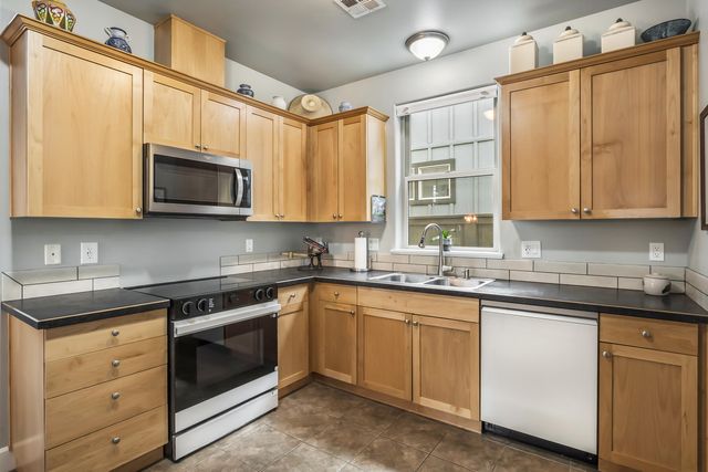 63127 NE De Haviland Street, Bend, OR 97701