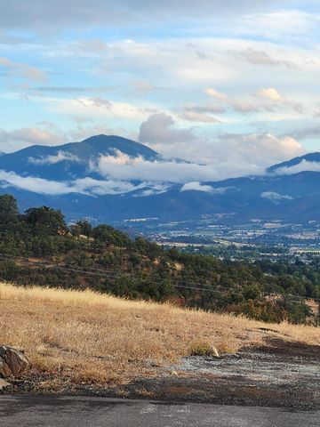 1835 Plateau Drive, Medford, OR 97504