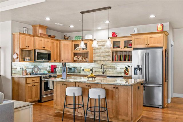 1835 Plateau Drive, Medford, OR 97504