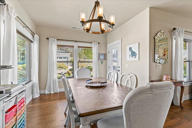 1835 Plateau Drive, Medford, OR 97504