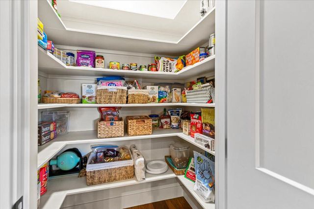 1835 Plateau Drive, Medford, OR 97504