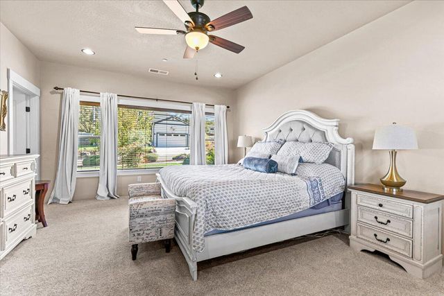 1835 Plateau Drive, Medford, OR 97504