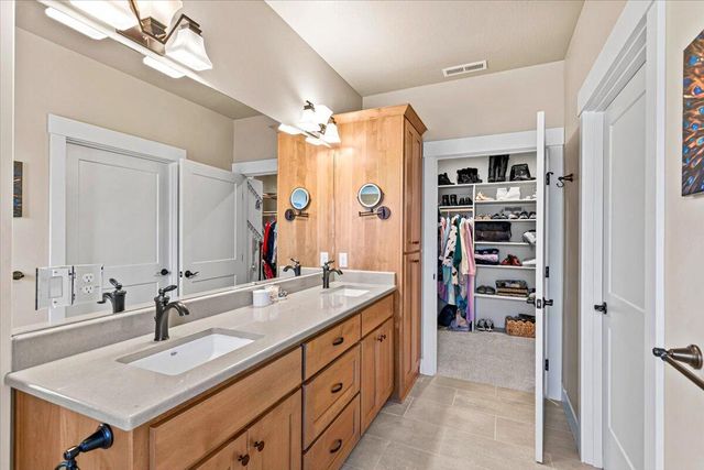 1835 Plateau Drive, Medford, OR 97504