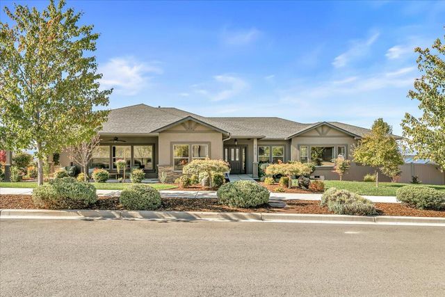 1835 Plateau Drive, Medford, OR 97504