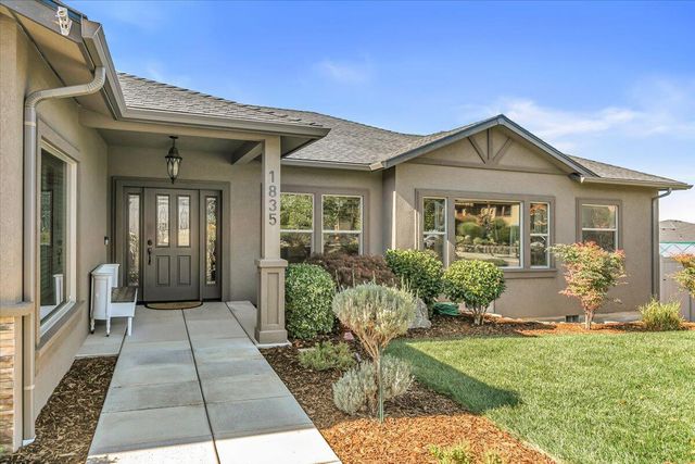 1835 Plateau Drive, Medford, OR 97504