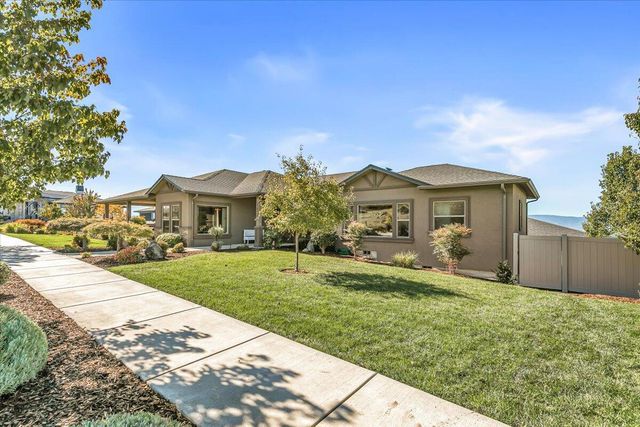 1835 Plateau Drive, Medford, OR 97504