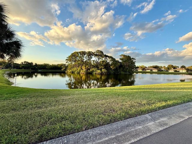 3689 GLENEAGLE DRIVE 14B, Sarasota, FL 34238