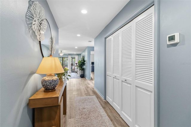 3689 GLENEAGLE DRIVE 14B, Sarasota, FL 34238