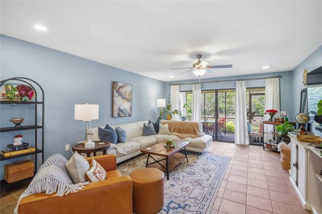 3689 GLENEAGLE DRIVE 14B, Sarasota, FL 34238