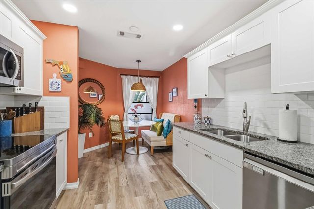 3689 GLENEAGLE DRIVE 14B, Sarasota, FL 34238