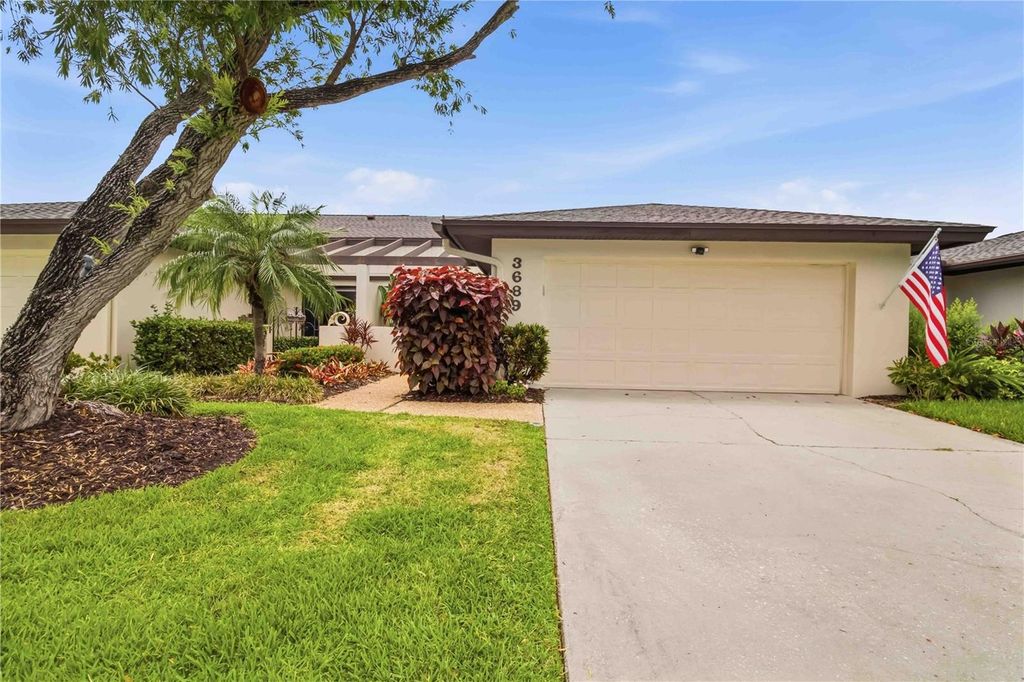 3689 GLENEAGLE DRIVE 14B, Sarasota, FL 34238