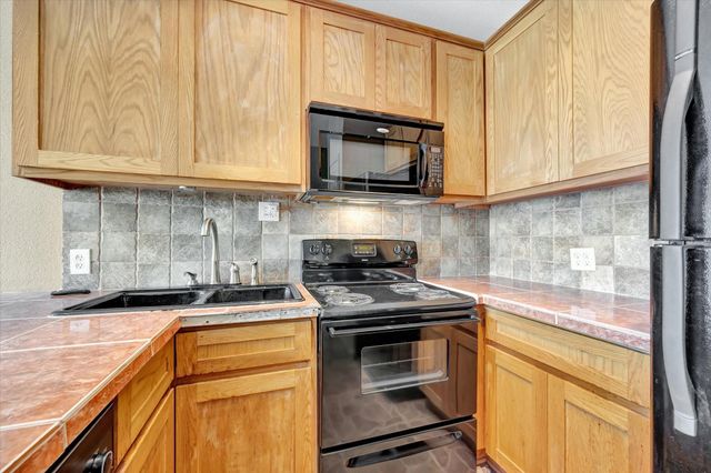 793 Davis Road 112, League City, TX 77573