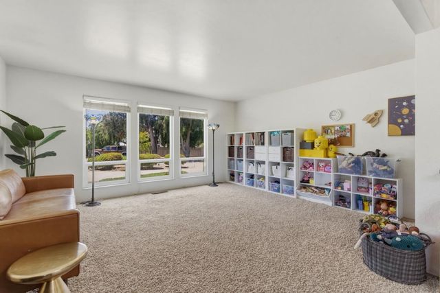 1660 Sunnyslope Road, Hollister, CA 95023