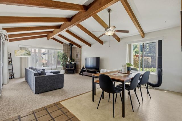 1660 Sunnyslope Road, Hollister, CA 95023