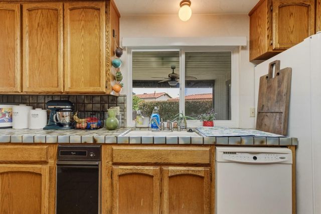 1660 Sunnyslope Road, Hollister, CA 95023