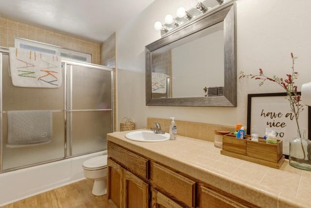 1660 Sunnyslope Road, Hollister, CA 95023