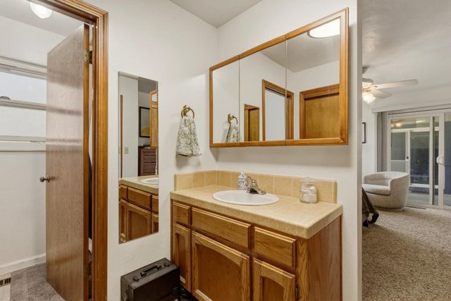 1660 Sunnyslope Road, Hollister, CA 95023