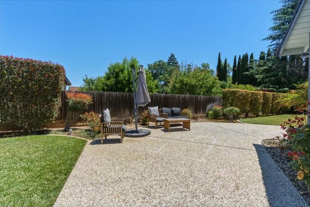 1660 Sunnyslope Road, Hollister, CA 95023