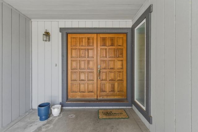 1660 Sunnyslope Road, Hollister, CA 95023