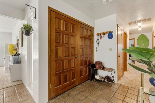 1660 Sunnyslope Road, Hollister, CA 95023