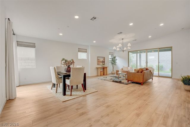 10151 Evergreen Pine Street, Las Vegas, NV 89166