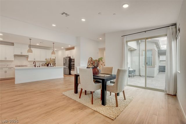 10151 Evergreen Pine Street, Las Vegas, NV 89166