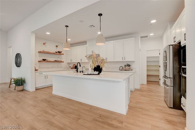 10151 Evergreen Pine Street, Las Vegas, NV 89166