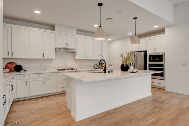 10151 Evergreen Pine Street, Las Vegas, NV 89166