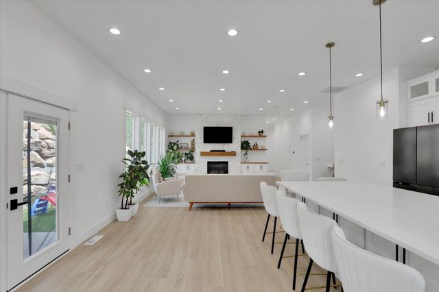 8609 E Hazelwood Ln, Spokane, WA 99212