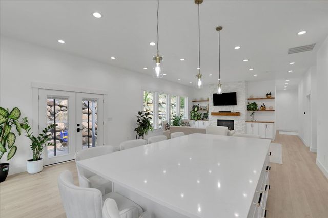 8609 E Hazelwood Ln, Spokane, WA 99212