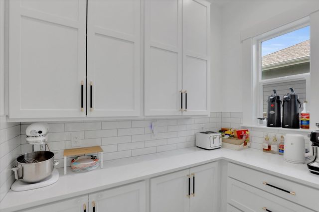 8609 E Hazelwood Ln, Spokane, WA 99212