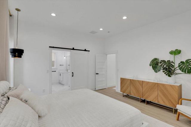 8609 E Hazelwood Ln, Spokane, WA 99212