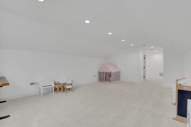 8609 E Hazelwood Ln, Spokane, WA 99212