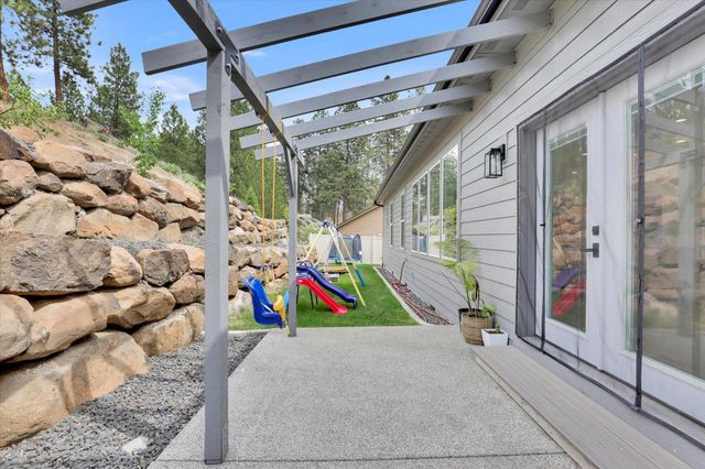 8609 E Hazelwood Ln, Spokane, WA 99212