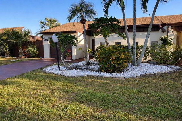 6770 Dupere Lane, Lake Worth, FL 33467