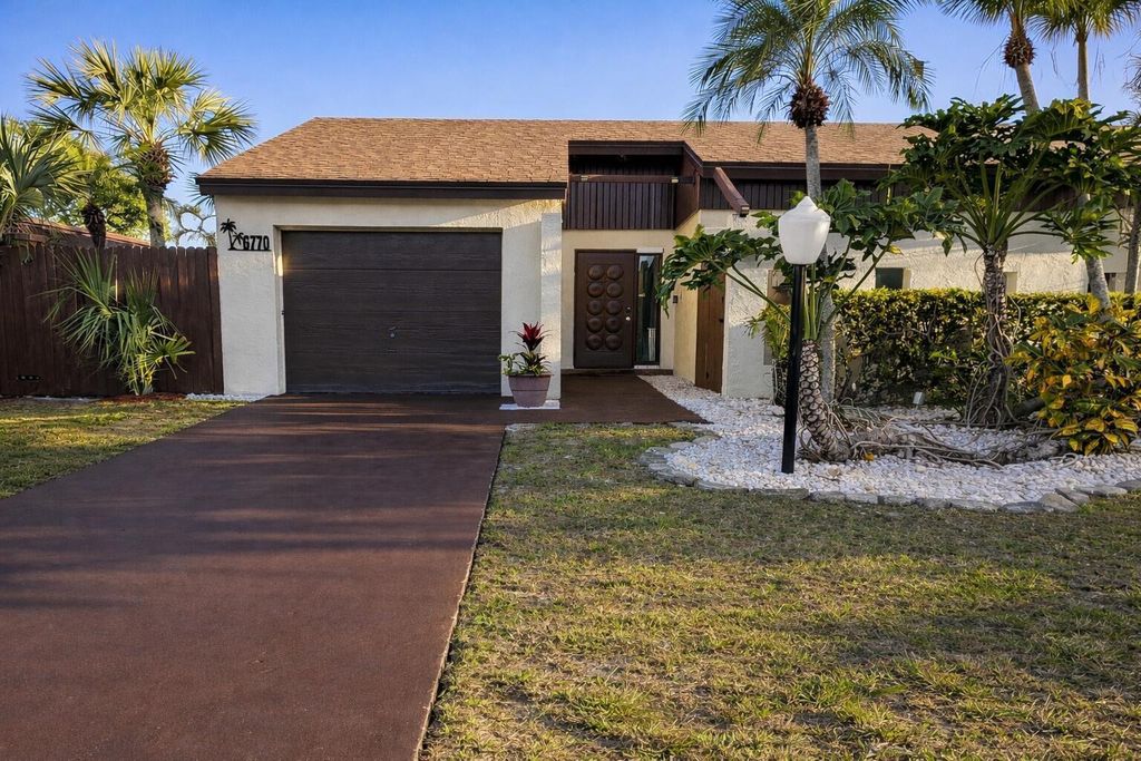 6770 Dupere Lane, Lake Worth, FL 33467