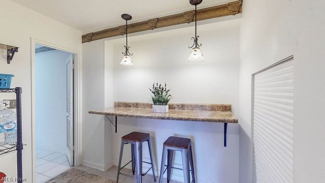 13800 Fairhill Road 512, Shaker Heights, OH 44120