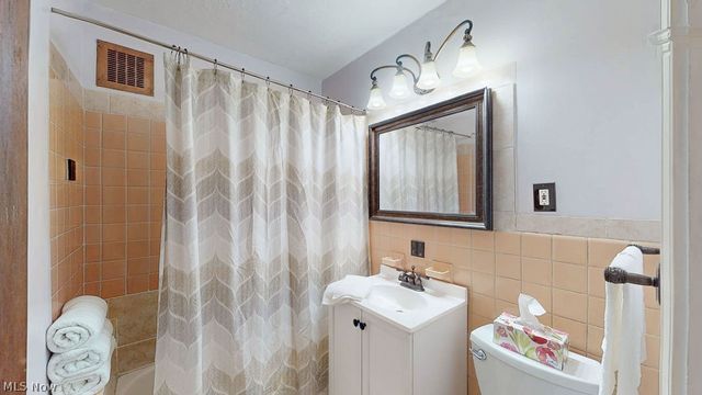 13800 Fairhill Road 512, Shaker Heights, OH 44120