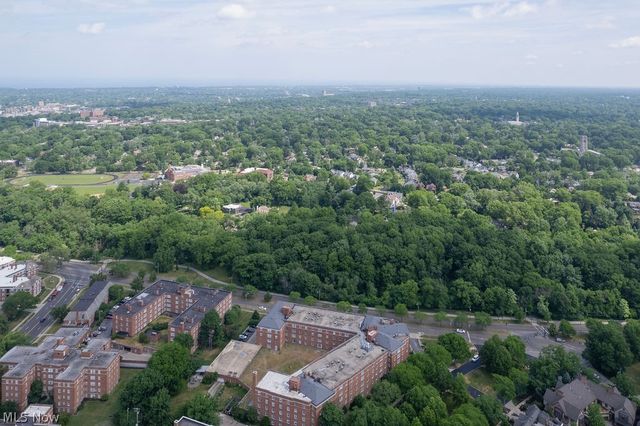 13800 Fairhill Road 512, Shaker Heights, OH 44120