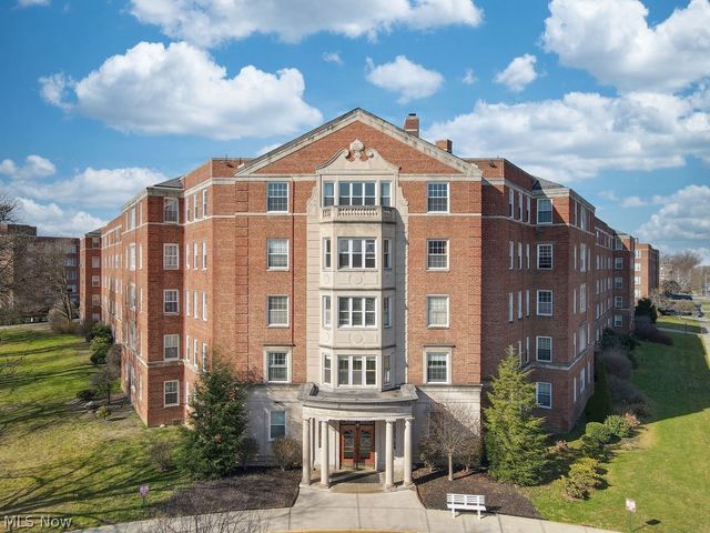 13800 Fairhill Road 512, Shaker Heights, OH 44120