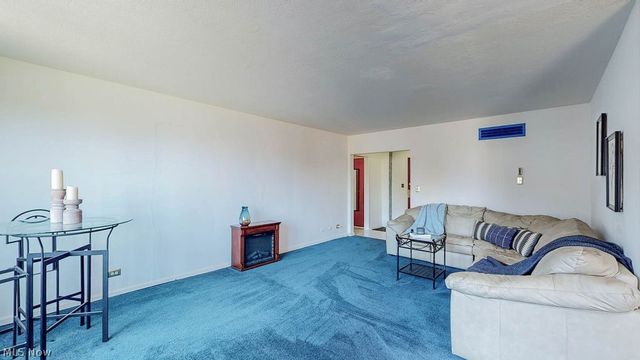 13800 Fairhill Road 512, Shaker Heights, OH 44120