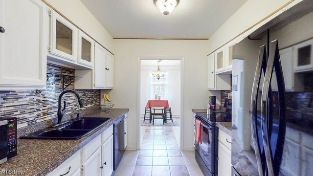 13800 Fairhill Road 512, Shaker Heights, OH 44120