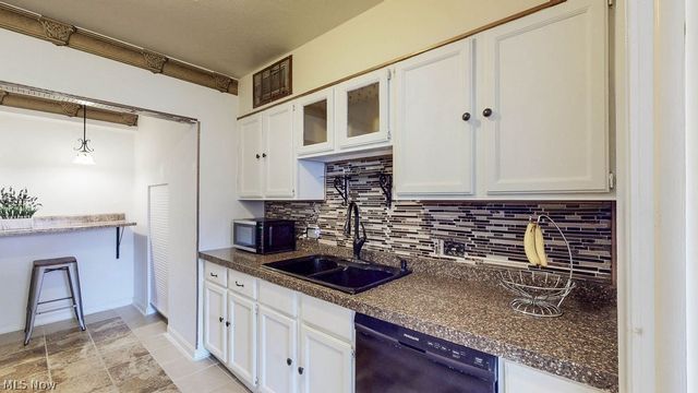 13800 Fairhill Road 512, Shaker Heights, OH 44120