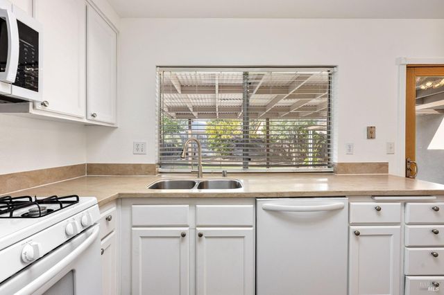 570 Berkeley Way, Fairfield, CA 94533