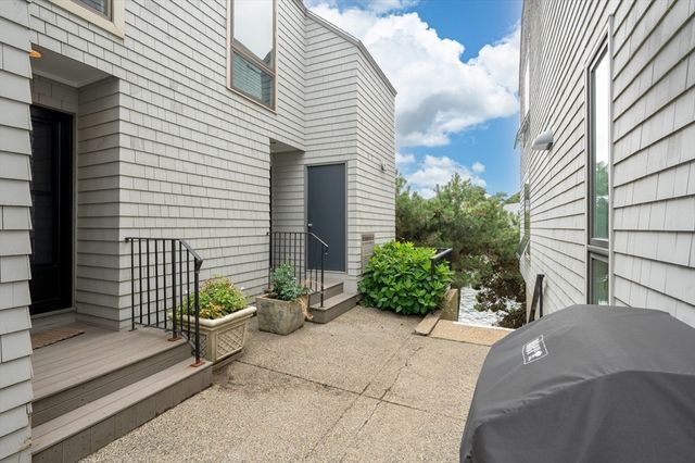 23 Skinners Path 23, Marblehead, MA 01945