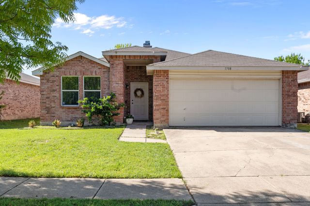 1708 Sierra Meadow Lane, Fort Worth, TX 76247