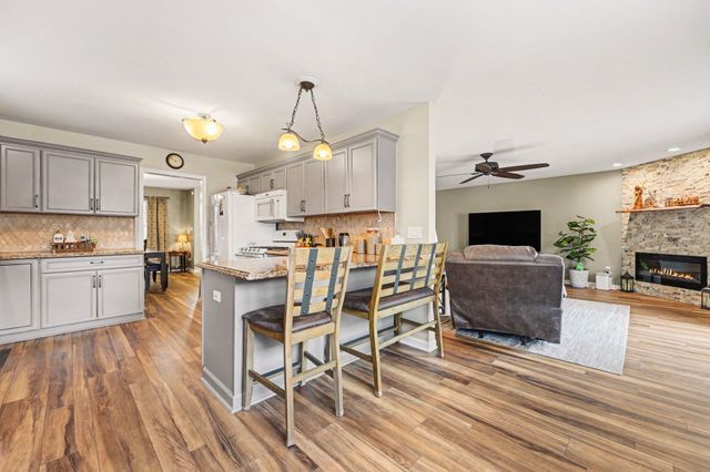 1448 Cynthia Court, Schererville, IN 46375