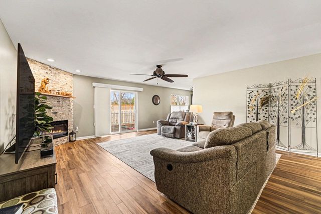 1448 Cynthia Court, Schererville, IN 46375