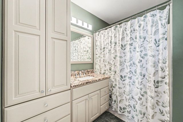 1448 Cynthia Court, Schererville, IN 46375