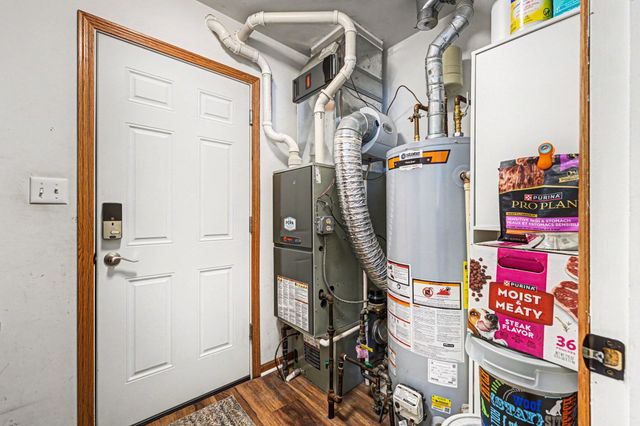 1448 Cynthia Court, Schererville, IN 46375